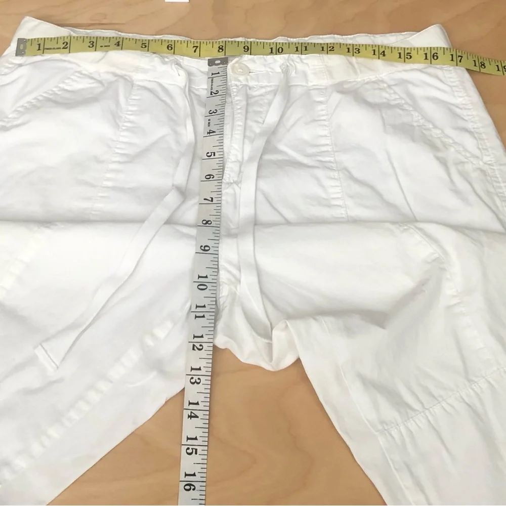 St. John's Bay White Drawstring Capri Pants Unisex Women Size 12.